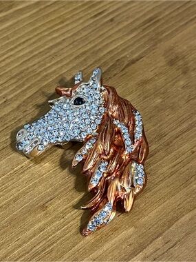 Rose gold /copper tone crystal rhinestone horse brooch equestrian 2”